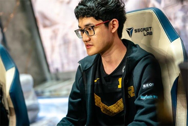 TL碾压RNG,Clid极限生还后反打峡谷大战四强赛,技惊四座 TL碾压RNG,Clid极限生还后反打峡谷大战四强赛,技惊四座