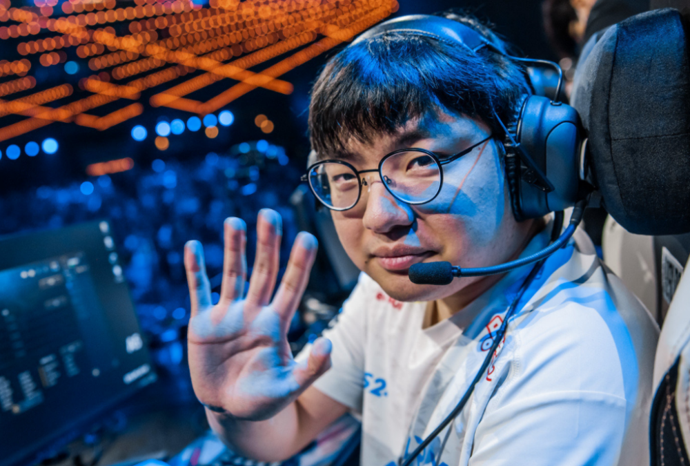 开云体育在线-DFM横扫KT，Chovy拿下关键大龙峡谷大战2025世界赛，引爆全场热议