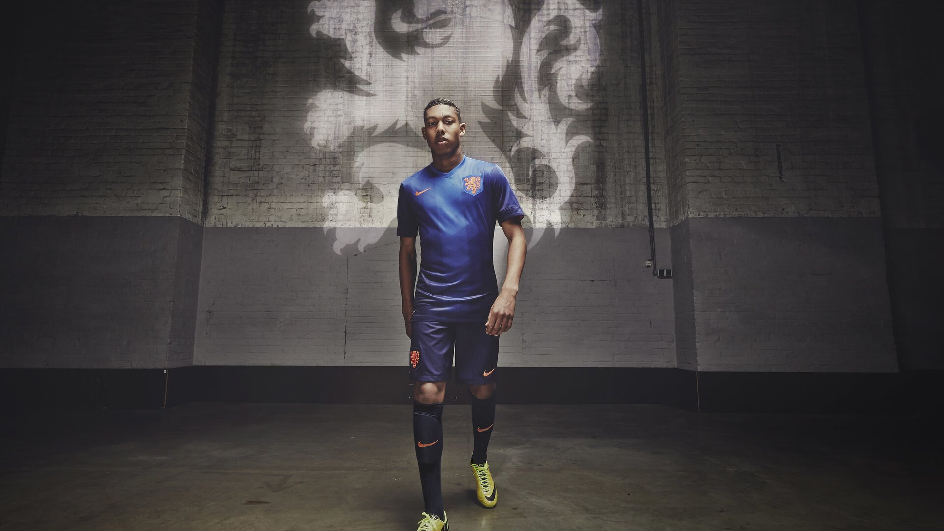 王者归来！德布劳内天神下凡，曼城强压罗马夺下世界排名关键战